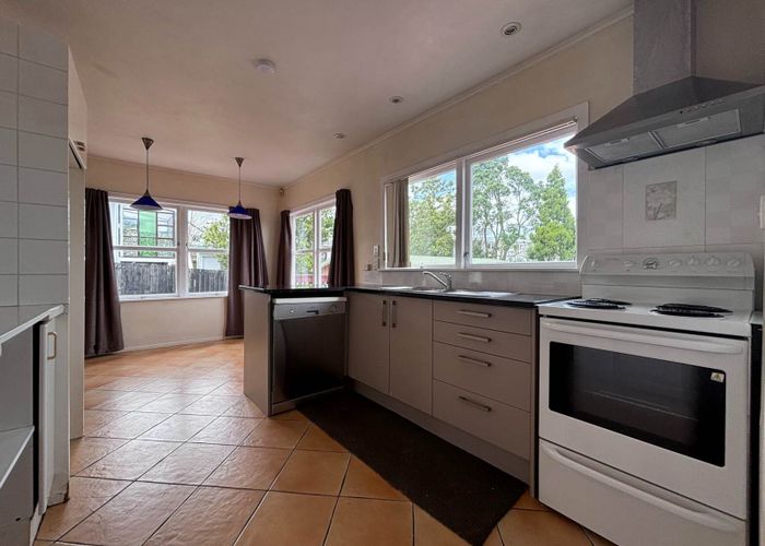  at 1/8 Quiet Street, Te Atatu South, Waitakere City, Auckland