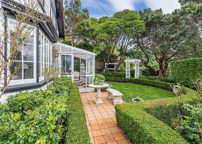  at 2 Cluny Avenue, Kelburn, Wellington