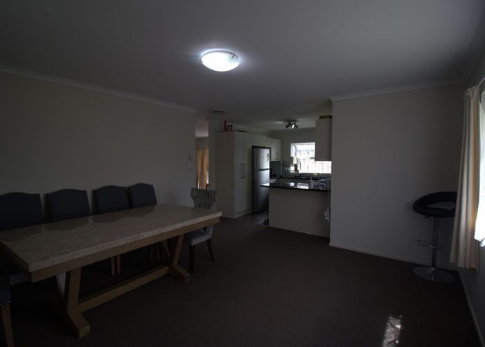  at 8 Watersfield Place, Flat Bush, Manukau City, Auckland