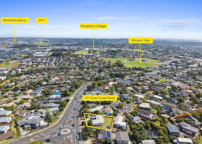  at 313 East Coast Road, Mairangi Bay, North Shore City, Auckland