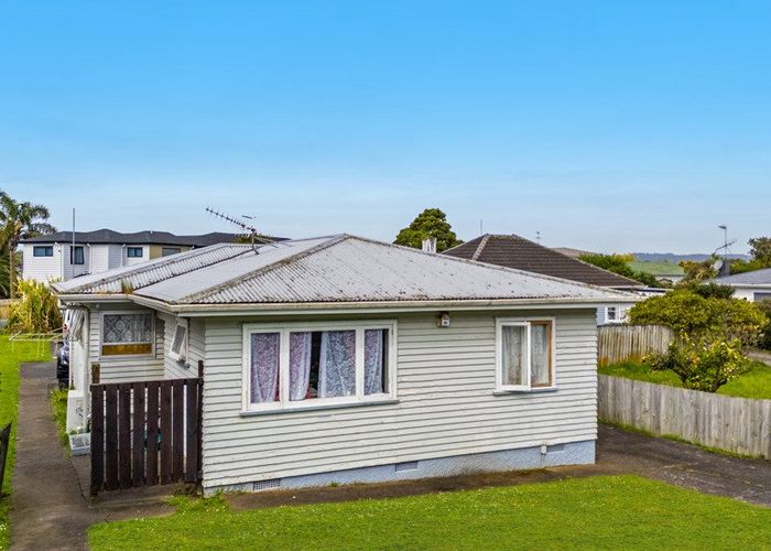  at 9 Christmas Road, Manurewa, Auckland