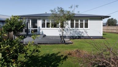  at 42 Fox Street, Hamilton East, Hamilton