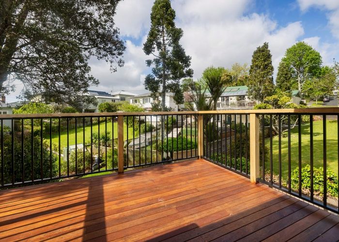  at 2/25 Seaview Terrace, Mount Albert, Auckland