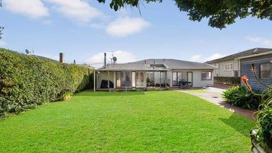  at 32 Miller Street, Point Chevalier, Auckland