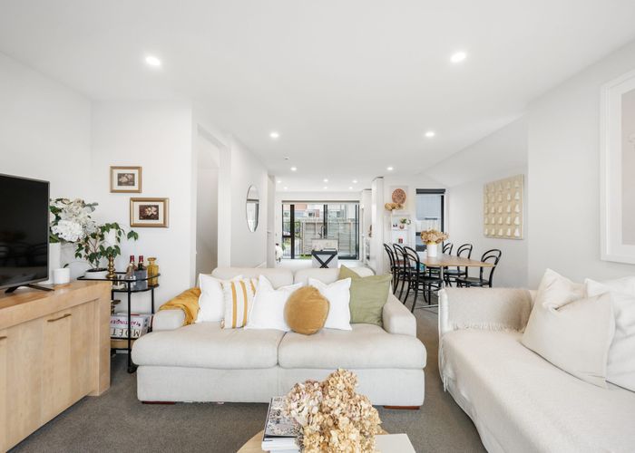  at 1/12 Stanley Street, Berhampore, Wellington
