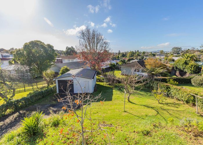  at 6 Hatherlow Street, Glenfield, Auckland