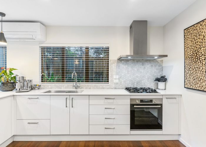  at 2B Park Rise, Campbells Bay, North Shore City, Auckland