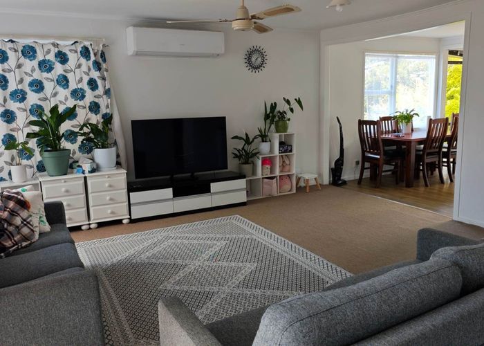  at 5 Shale Avenue, Massey, Waitakere City, Auckland