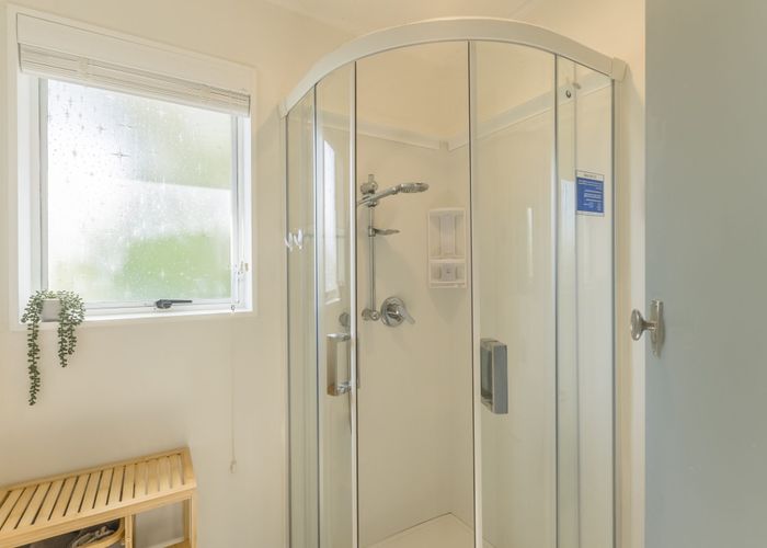  at 2/13 Linden Avenue, Tawa, Wellington
