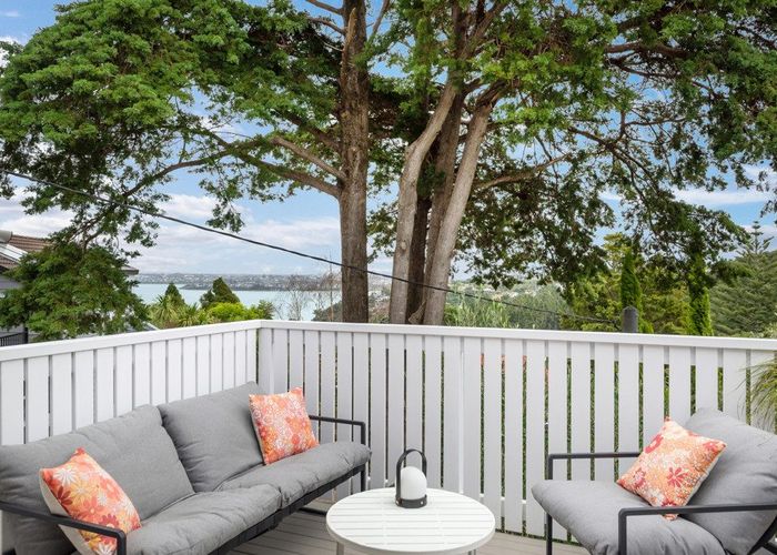  at 33 Island Bay Road, Beach Haven, North Shore City, Auckland