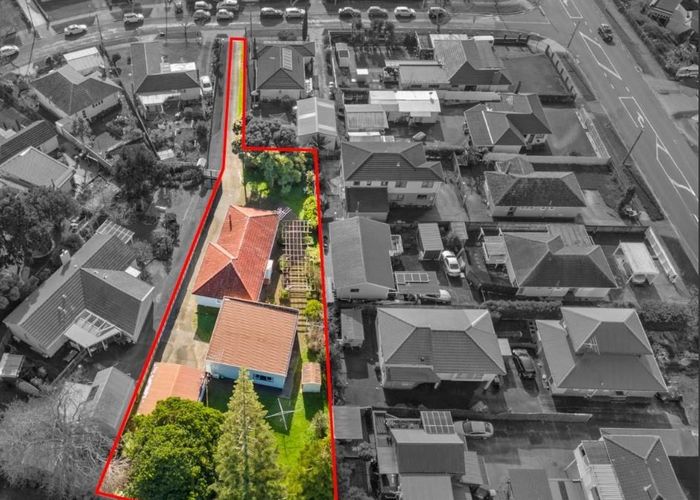  at 6 Netherton Street, New Windsor, Auckland