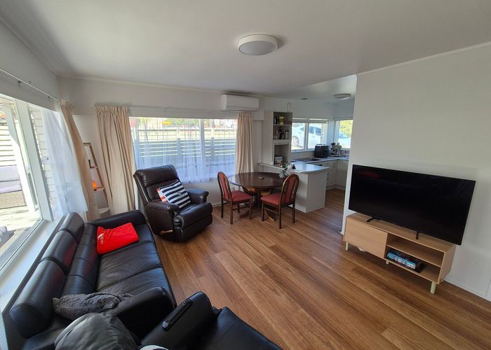  at 1/45 Alton Avenue, Hillcrest, North Shore City, Auckland