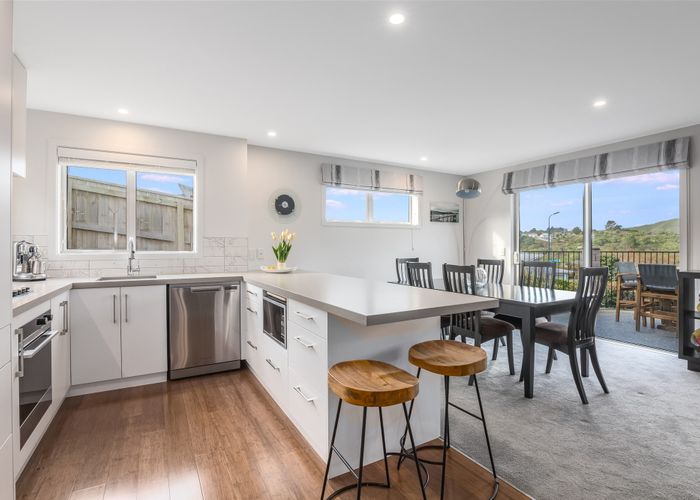  at 2 Tongariro Drive, Aotea, Porirua