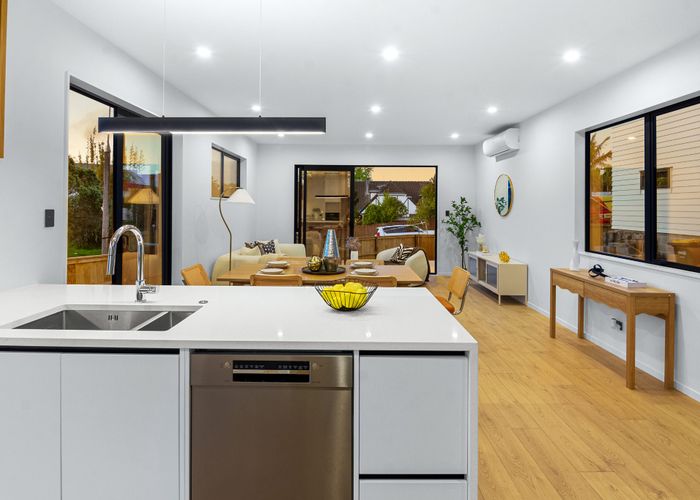 at 7 Weetman Drive, Browns Bay, North Shore City, Auckland