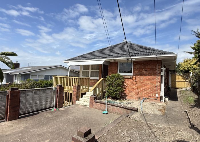  at 1/40 Ocean View Rd, Northcote, North Shore City, Auckland