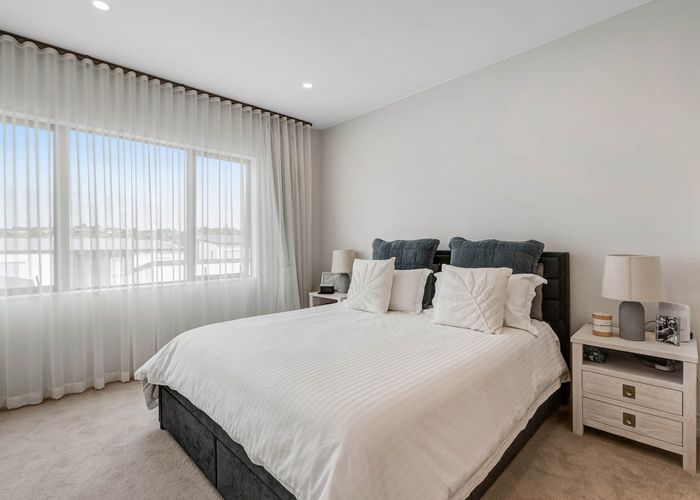  at 10 Whao Lane, Silverdale, Rodney, Auckland