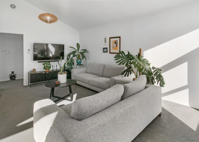  at 37 Wallace Road, Mangere Bridge, Manukau City, Auckland
