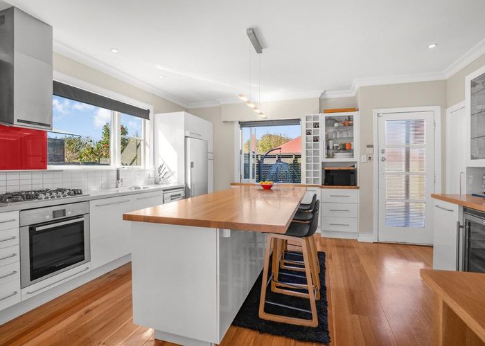  at 8 Bellevue Road, Woburn, Lower Hutt, Wellington
