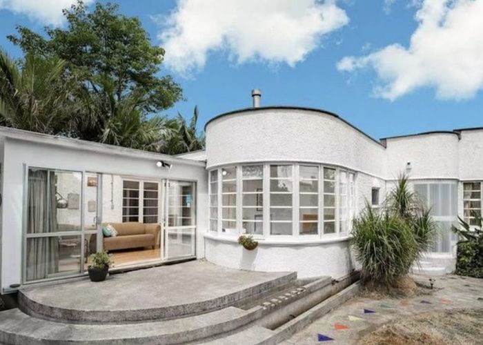  at 886 Mount Eden Road, Three Kings, Auckland