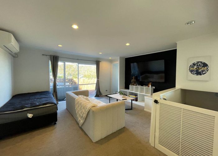  at 33A Cedar Heights Avenue, Massey, Waitakere City, Auckland