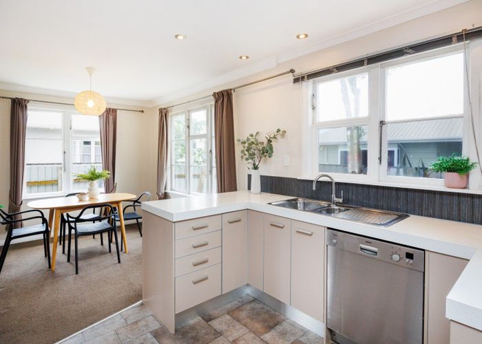  at 43 Manchester Street, Takaro, Palmerston North, Manawatu / Whanganui