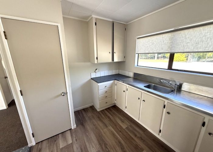  at 4/18 Waiari Road, Conifer Grove, Papakura, Auckland