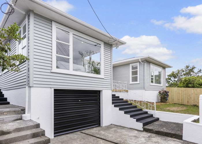  at 39 Dominion Park Street, Johnsonville, Wellington