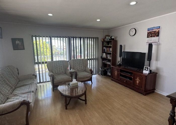  at 68 Newington Road, Henderson, Waitakere City, Auckland