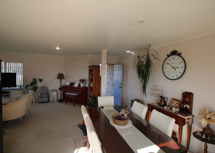  at 9/72 Swanson Road, Henderson, Auckland