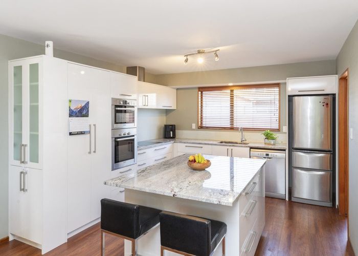  at 8 Orlando Crescent, Waimairi Beach, Christchurch City, Canterbury