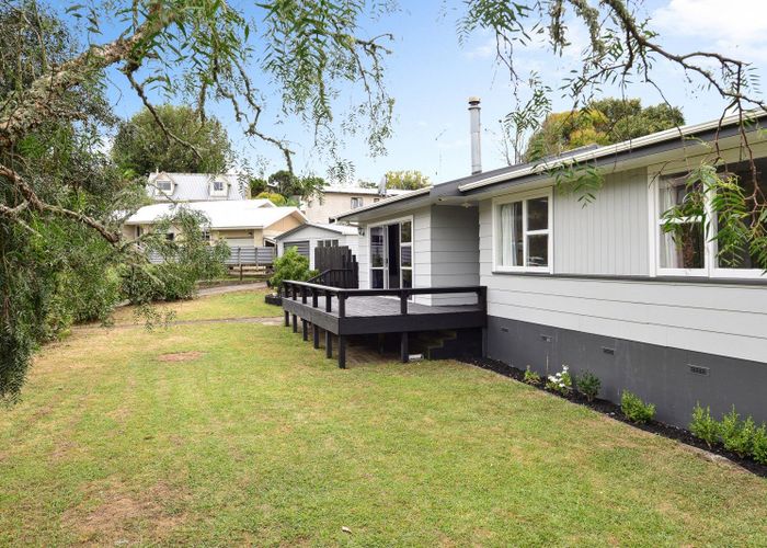  at 6 Pygmalion Place, Dinsdale, Hamilton