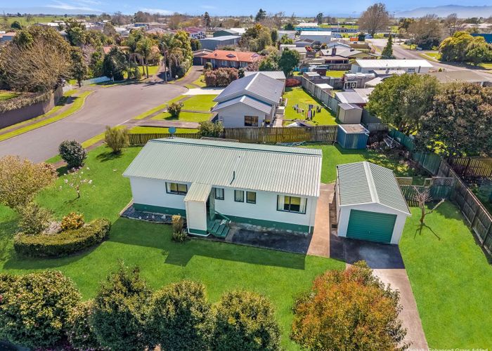  at 2 Walton Place, Ngatea, Hauraki, Waikato