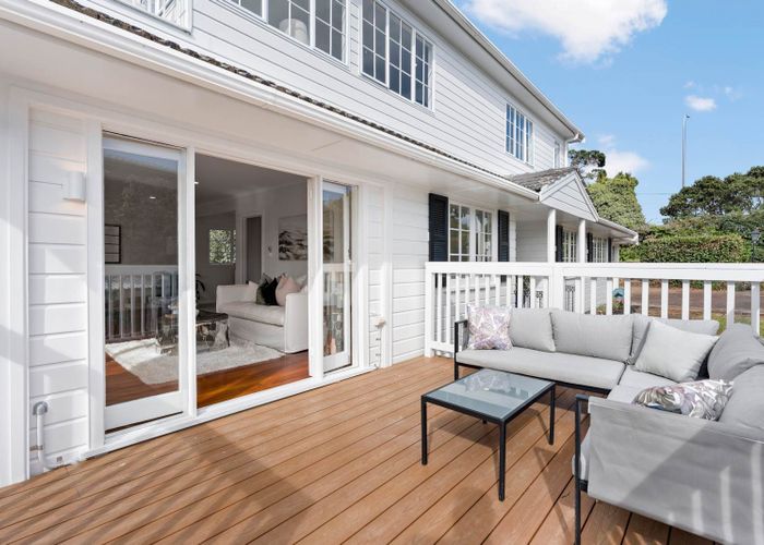  at 355 East Coast Road, Mairangi Bay, North Shore City, Auckland