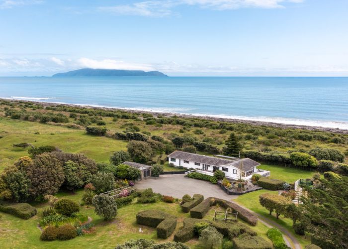  at 115 Sims Road, Te Horo Beach, Otaki
