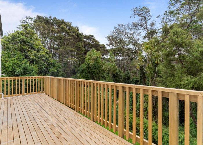  at 2/22 Spinella Drive, Bayview, Auckland