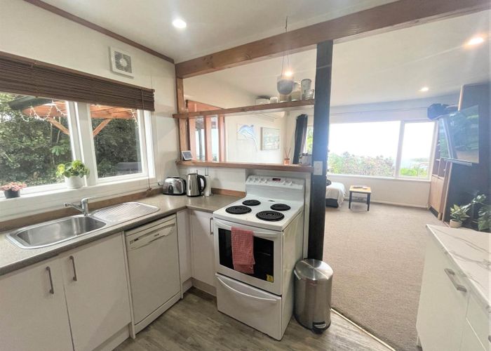  at 27A Quinns Road, Waiatarua, Waitakere City, Auckland