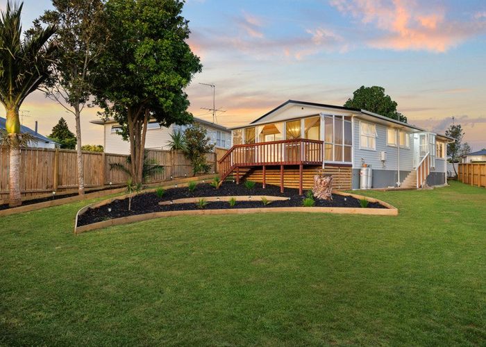  at 64 La Trobe Street, Pakuranga Heights, Manukau City, Auckland