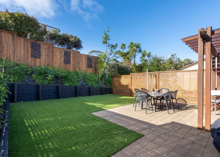  at 10/8 Tobago Place, Sunnynook, Auckland