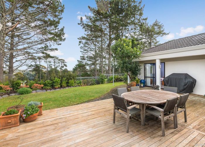  at 15 Isherwood Place, Saint Johns, Auckland