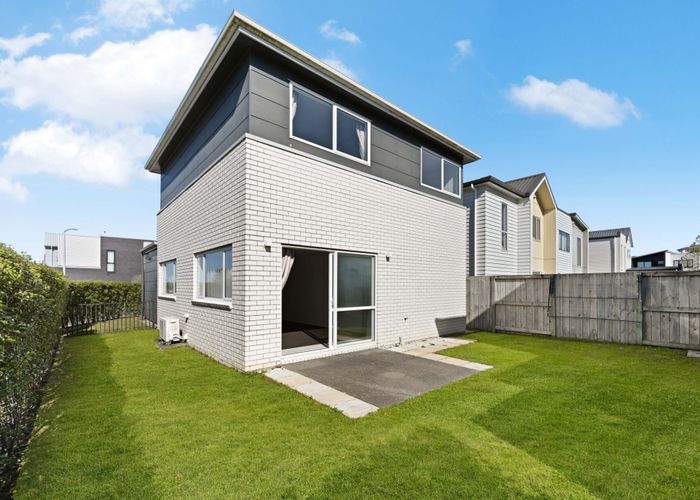  at 7 Rebekah Crescent, Flagstaff, Hamilton