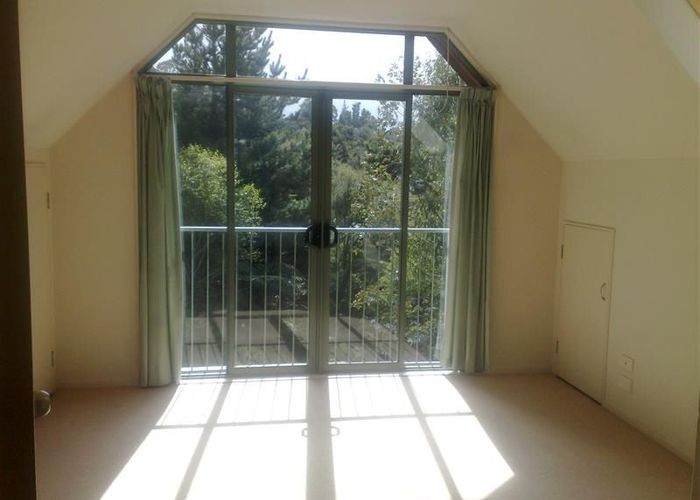  at 4 Collings Drive, Albany