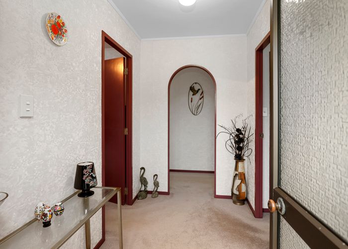  at 2 Caledonia Place, Highlands Park, New Plymouth