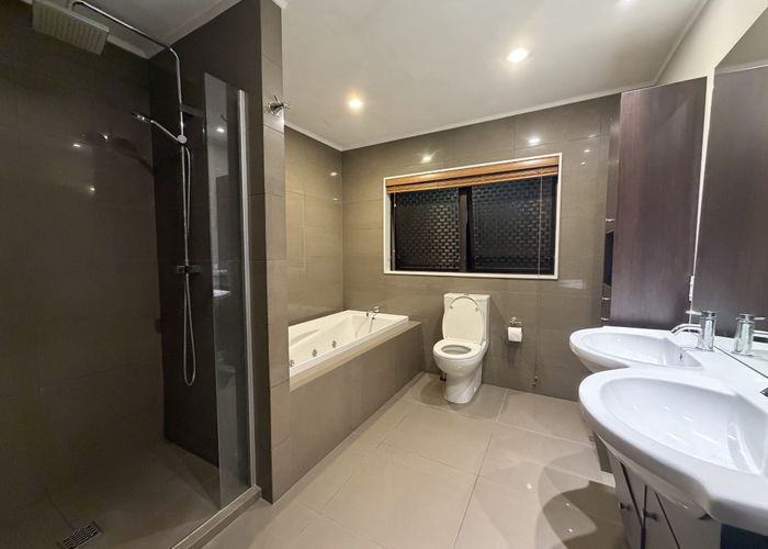  at 113 Redoubt Road, Goodwood Heights, Auckland