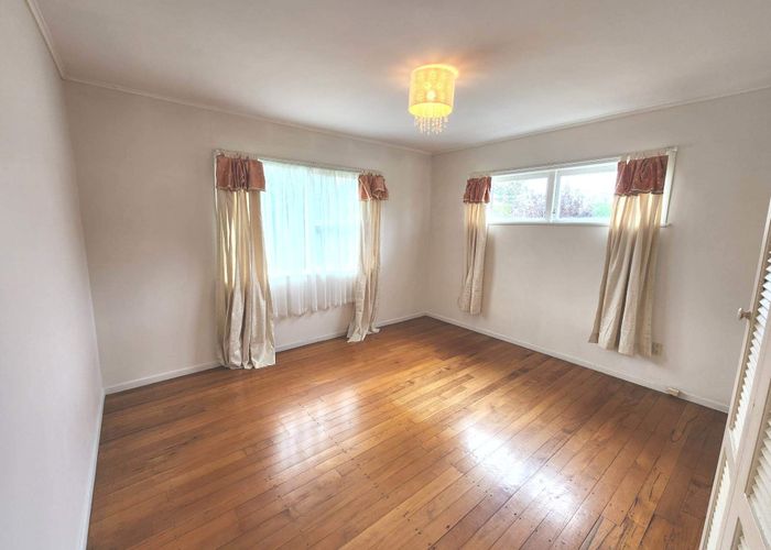  at 39 Farquhar Rd, Glendene, Waitakere City, Auckland