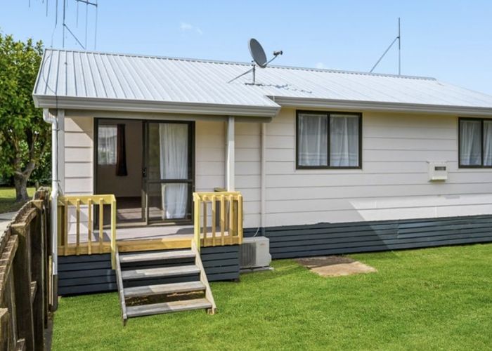  at 1 Langdon Lane, Melville, Hamilton