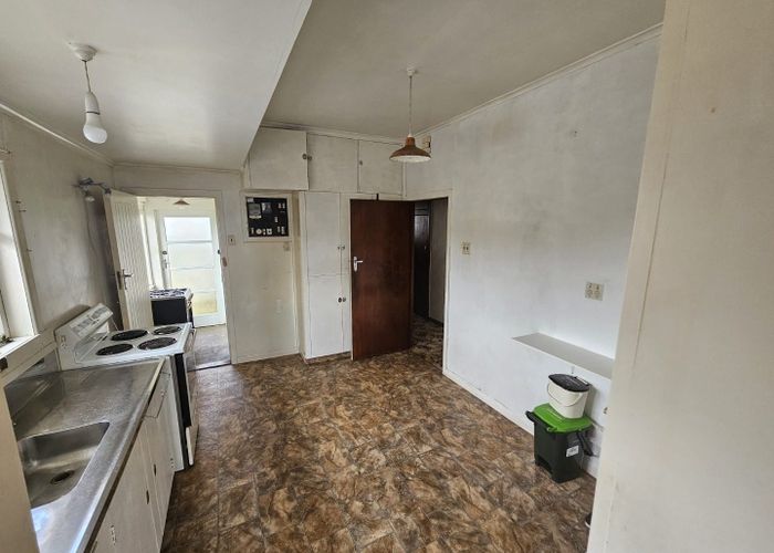  at 122 Oakdale Road, Mount Roskill, Auckland