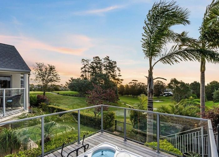  at 14 Isherwood Place, Saint Johns, Auckland