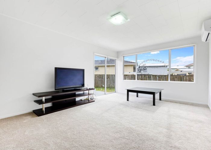  at 8 Chesley Place, Half Moon Bay, Manukau City, Auckland