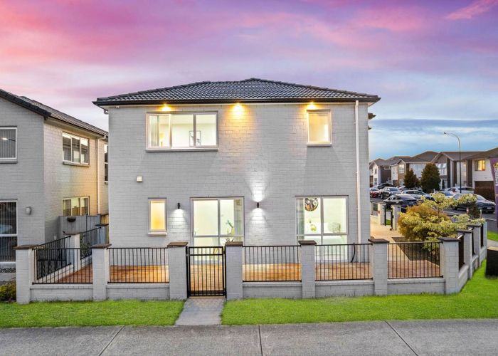  at 21  Horsefields Drive, Flat Bush, Manukau City, Auckland