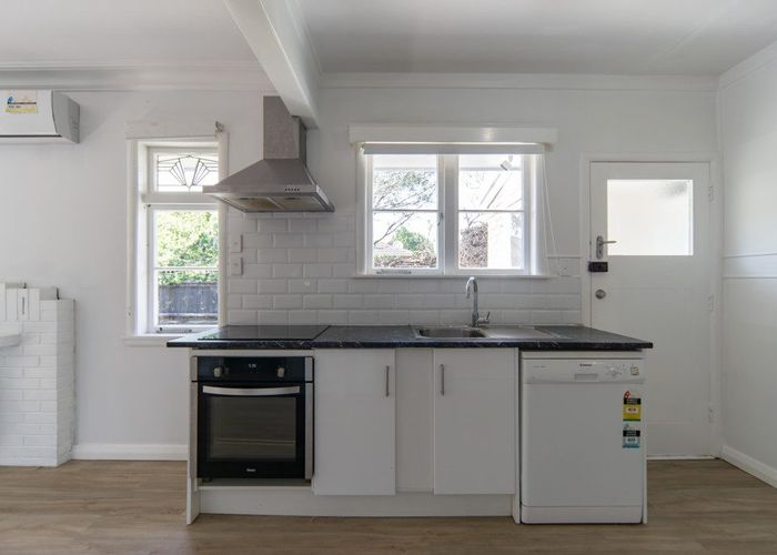  at 92 Te Aroha Street, Hamilton East, Hamilton